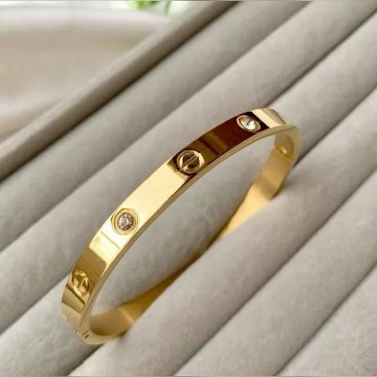 Celeste Crystal Gold Kada